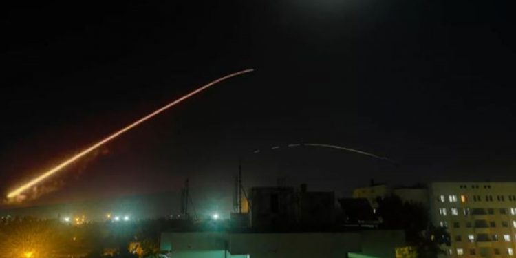 İşğalçı İsrail Suriya ərazisini artileriyadan hədəfə alıb