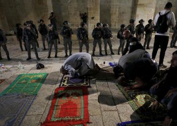 Sionistlərin Əl-Əqsa məscidinə hücum etdi: 2 şəhid, 205 yaralı – Video