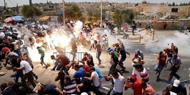 Sionist hərbçilər fələstinli aksiyaçılara basqın ediblər