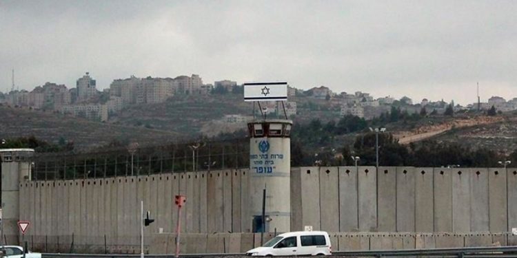 400 fələstinli əsir şiddətli əzab içində