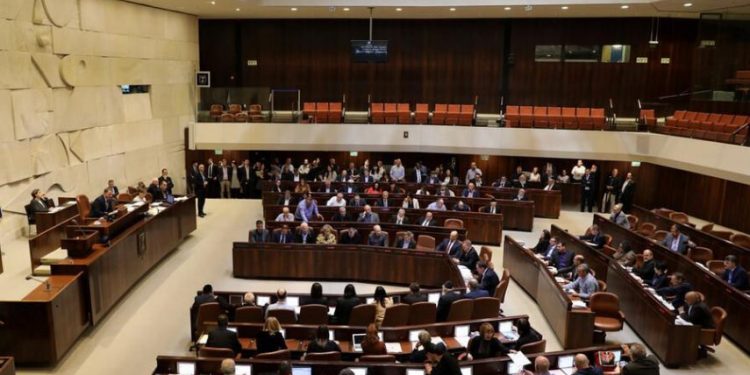 Siyonist rejiminin nümayəndəsinin Hayfa şəhərində keçirilən konfransdan qovulması