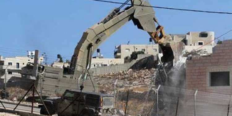 Sionist rejimi, işğal olunmuş Qüdsdə fələstinlilərə aid ticarət mərkəzlərini dağıdıb