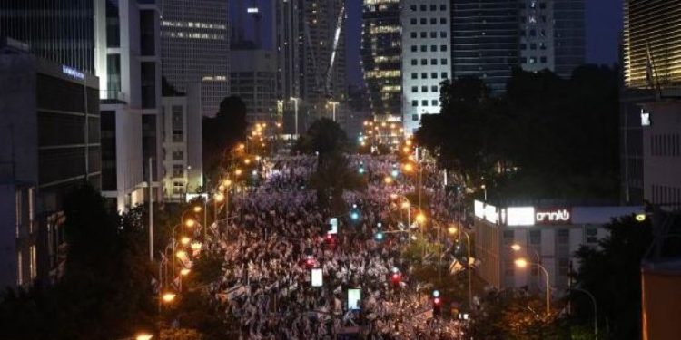 180 min sionistin etiraz nümayişləri