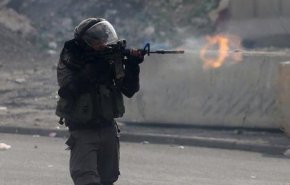 Sionist hərbiçilərinin fələstinli bir gənci güllələməsi