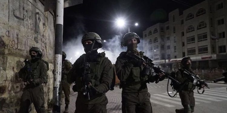 Sionist hərbiçiləri Qəzzənin şərqində 6 nəfər fələstinlini yaralayıblar