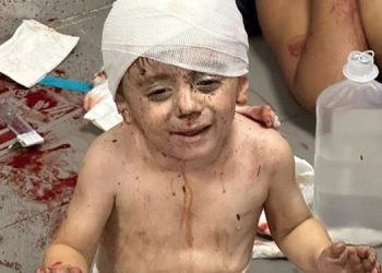 Sionistlərin Qəzzə xəstəxanasına vəhşicəsinə hücumu; 500 nəfər şəhid olub