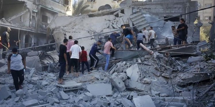 Qəzzə zolağının cənub və mərkəzi bölgələrinin bombalanması