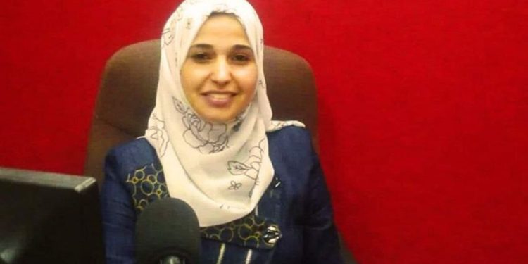 Qəzzədə fələstinli bir xanım müxbirin ailəsi ilə birlikdə şəhadəti