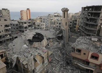 Sionist bombardmanları zamanı Qəzzədə min bir məscid və kilsənin dağıdılması