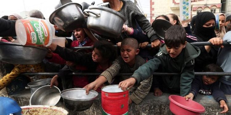 Qəzzədə yardım növbəsinə duran fələstinlilərin ikinci dəfə öldürülməsi