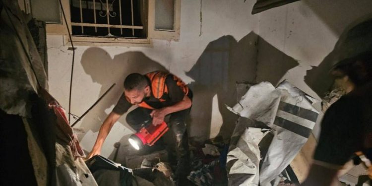 Qəzzənin mərkəzinin sionistlər tərəfindən bombalanması nəticəsində 11 nəfər şəhid olub