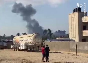 Qəzzənin cənubunda iki binanın bombalanması