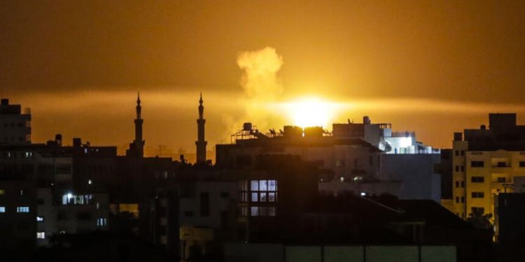 Sionist rejiminin Qəzzədəki bir evə hücumunda 9 nəfər şəhid olub