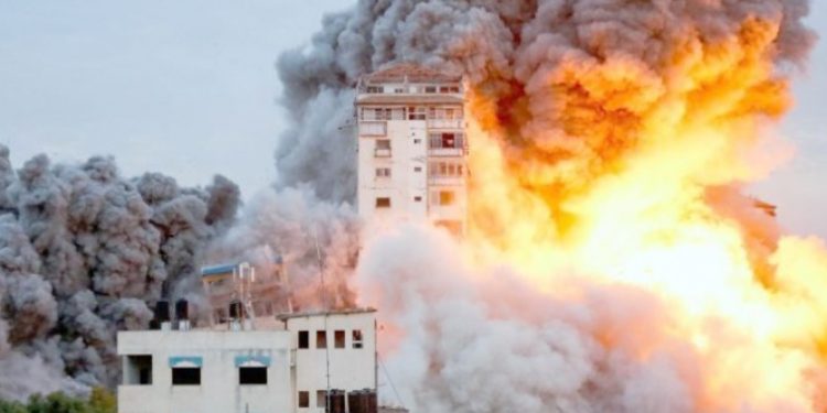 Qəzzədəki “əl-Cauni” məktəbi hücuma məruz qalıb