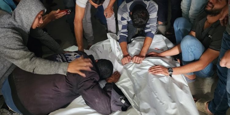 Sionist rejimin Qəzzəyə hücumları zamanı 2 nəfər şəhid olub