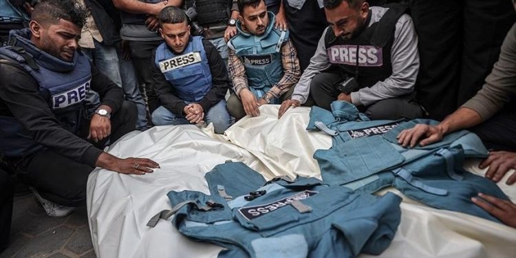 İsrail rejimi 9 fələstinlini, o cümlədən bir neçə fotoqraf və jurnalisti şəhid edib