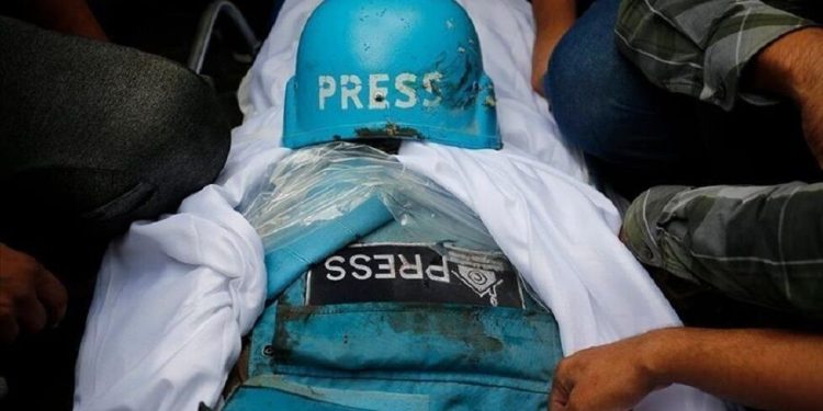 Fələstinli jurnalistin, həyat yoldaşı və övladı ilə birlikdə şəhid edilməsi