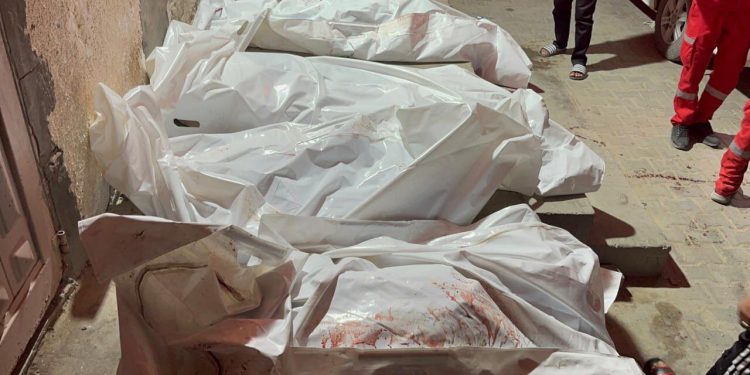 İsrail tankları əl-Əvda xəstəxanasını hədəfə alıb/Qəzzədə onlarla şəhid