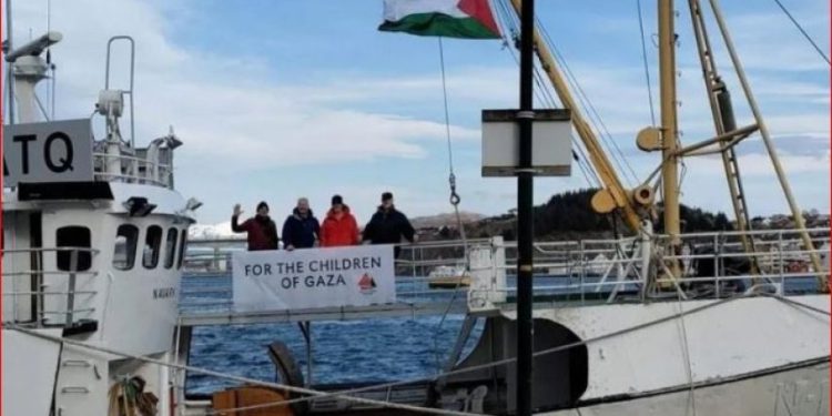 Sionistlərin Qəzzə Azadlıq Donanmasının gəmisinə hücumu