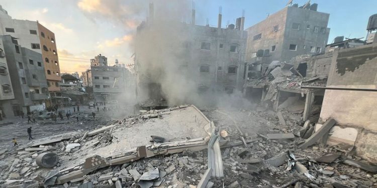 Qəzzəyə edilən işğalçı hücumlarda onlarla şəhid və yaralı var