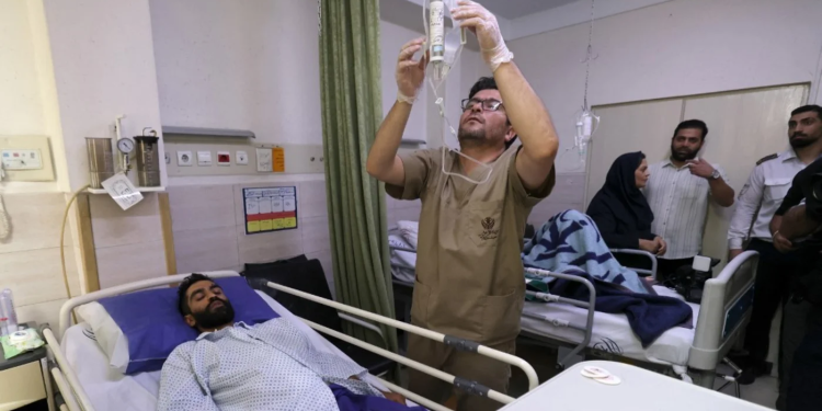 İran xəstəxanalarındakı həmkarları İsrail tərəfindən öldürülən tibb işçilərini anır