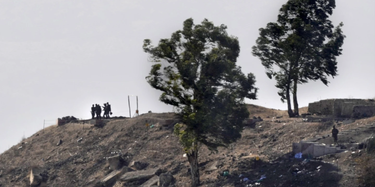 Sionist rejimin ordusu Quneytranın cənubunda bir suriyalı kişi və iki oğlunu qaçırdı
