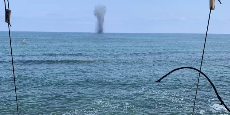 Sionist rejimin hava hücumu Qəzza şəhərinin sahil sularını hədəf aldı
