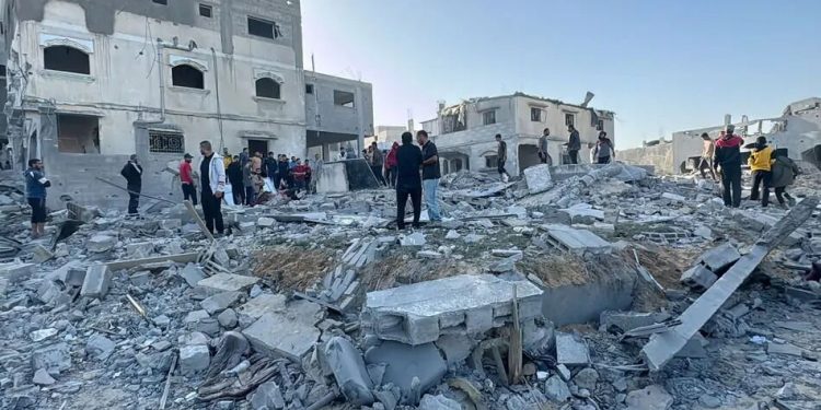 İsrailin Qəzzəyə endirdiyi hava zərbələri nəticəsində onlarla insan şəhid olub və yaralanıb