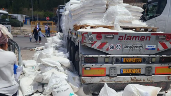 İsrail ordusu Qəzzəyə göndərilən minlərlə ton humanitar yardımı məhv edib