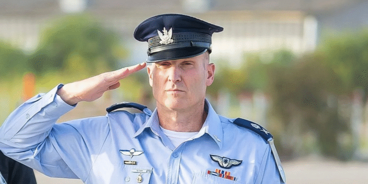 Qəzzaya zərbələri yönəldən İsrail Hərbi Hava Qüvvələrinin komandanı Böyük Britaniyada səfərdədir