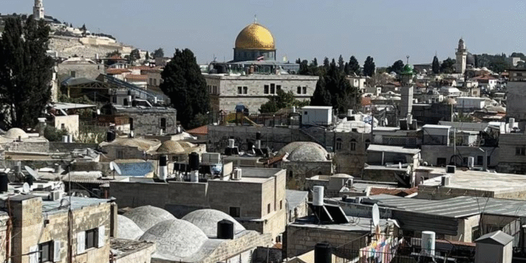 İstefasından öncə… İsrail naziri Əqsa məscidi yaxınlığında fələstinlilərə məxsus binaların müsadirəsinə dair qərar imzaladı