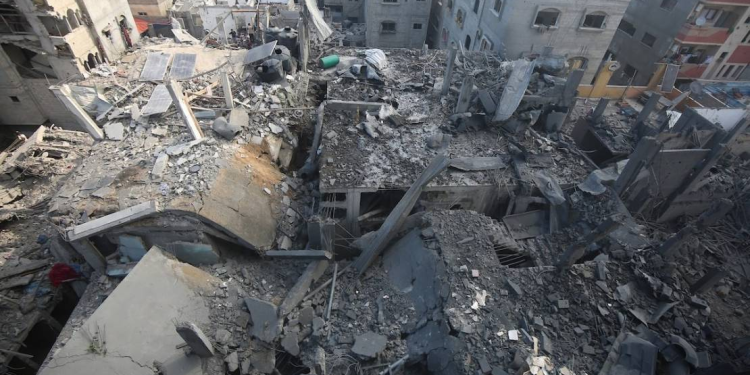 Qəzzada qanlı cümə: işğalçı yaşayış məhəllələrini qətliam meydanına çevirib