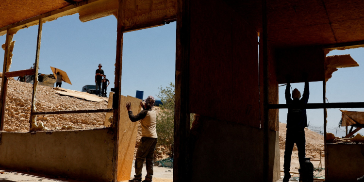 Fələstinlilər sığınacaq və susuz qaldı: İsrailli məskunlaşanlar İordan çayının qərb sahilində kəndi boşaltdılar